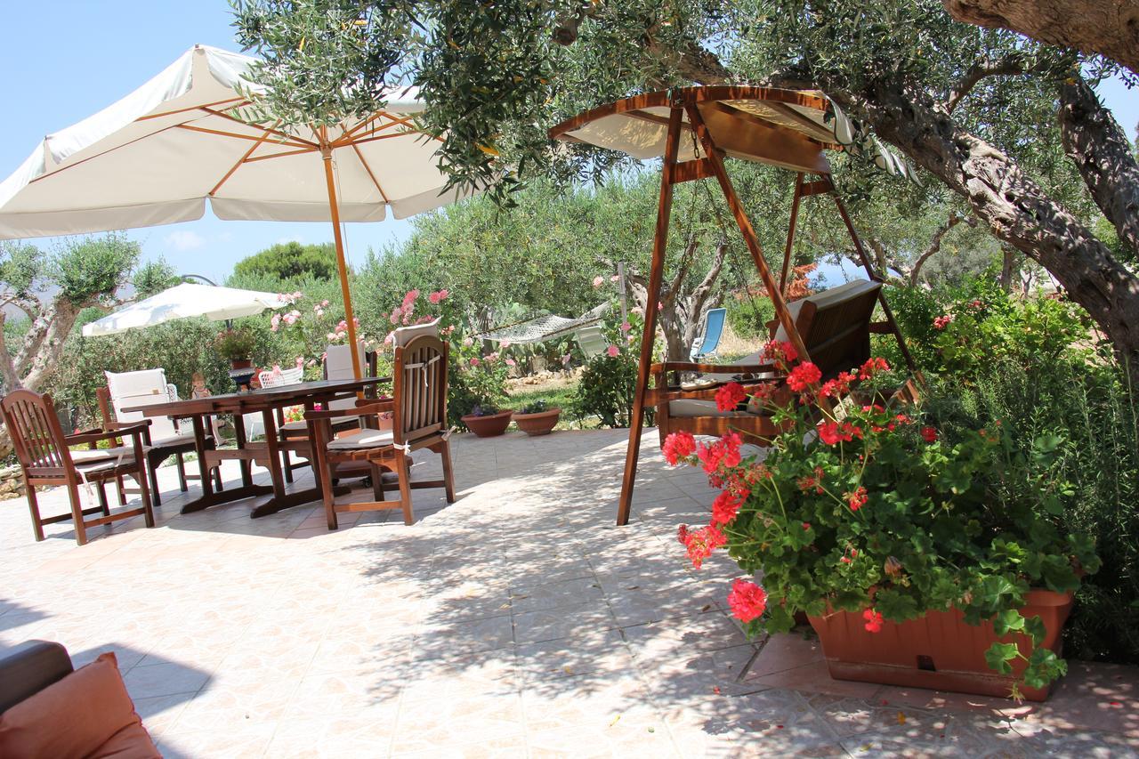 Uliveto House Bed and Breakfast Castellammare del Golfo Exteriör bild